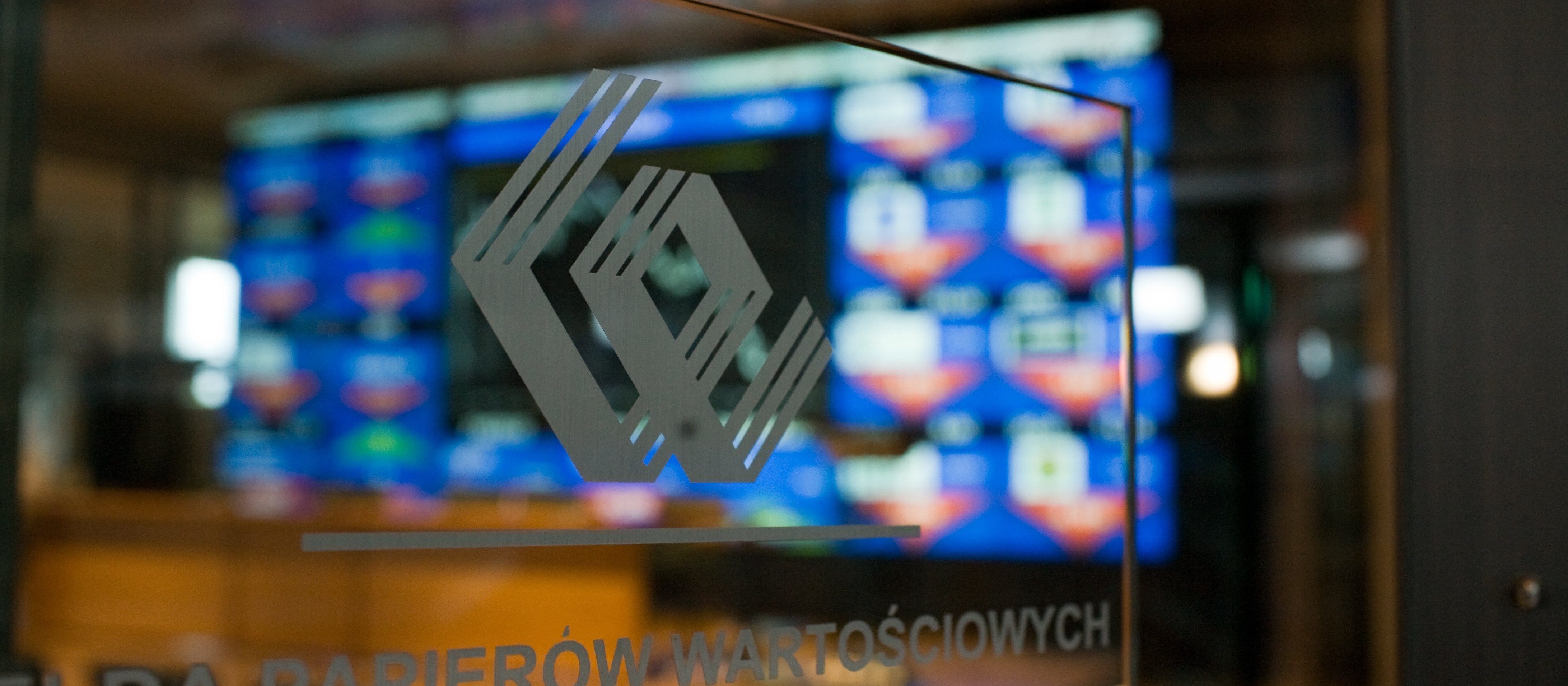 Finisz sesji w Warszawie pod dyktando sprzedających