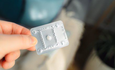 Rząd Tuska zdecydował: antykoncepcja awaryjna bez recepty po 15. roku życia