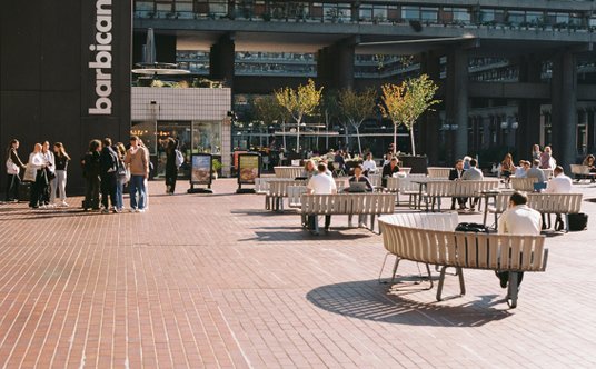 Dziedziniec Barbican to jedno z ogólnodostępnych miejsc w całym kompleksie.