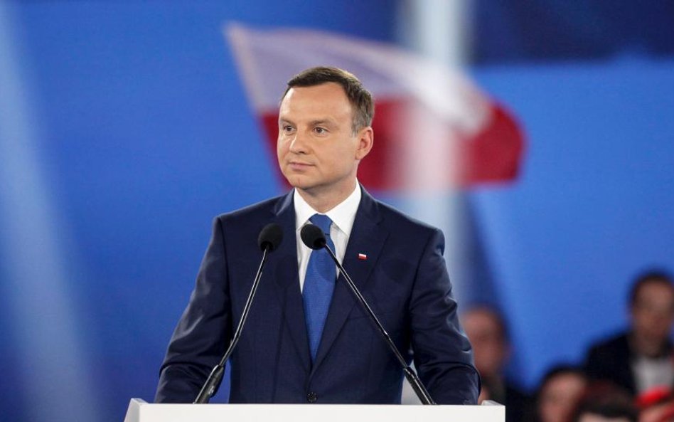 Duda zapewnia, że obniży wiek emerytalny