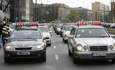 Skarga na uchwałę rady gminy musi być poprzedzona wezwaniem