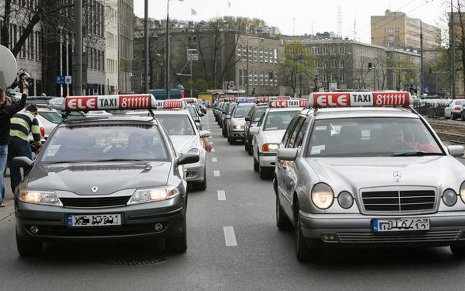 Skarga na uchwałę rady gminy musi być poprzedzona wezwaniem