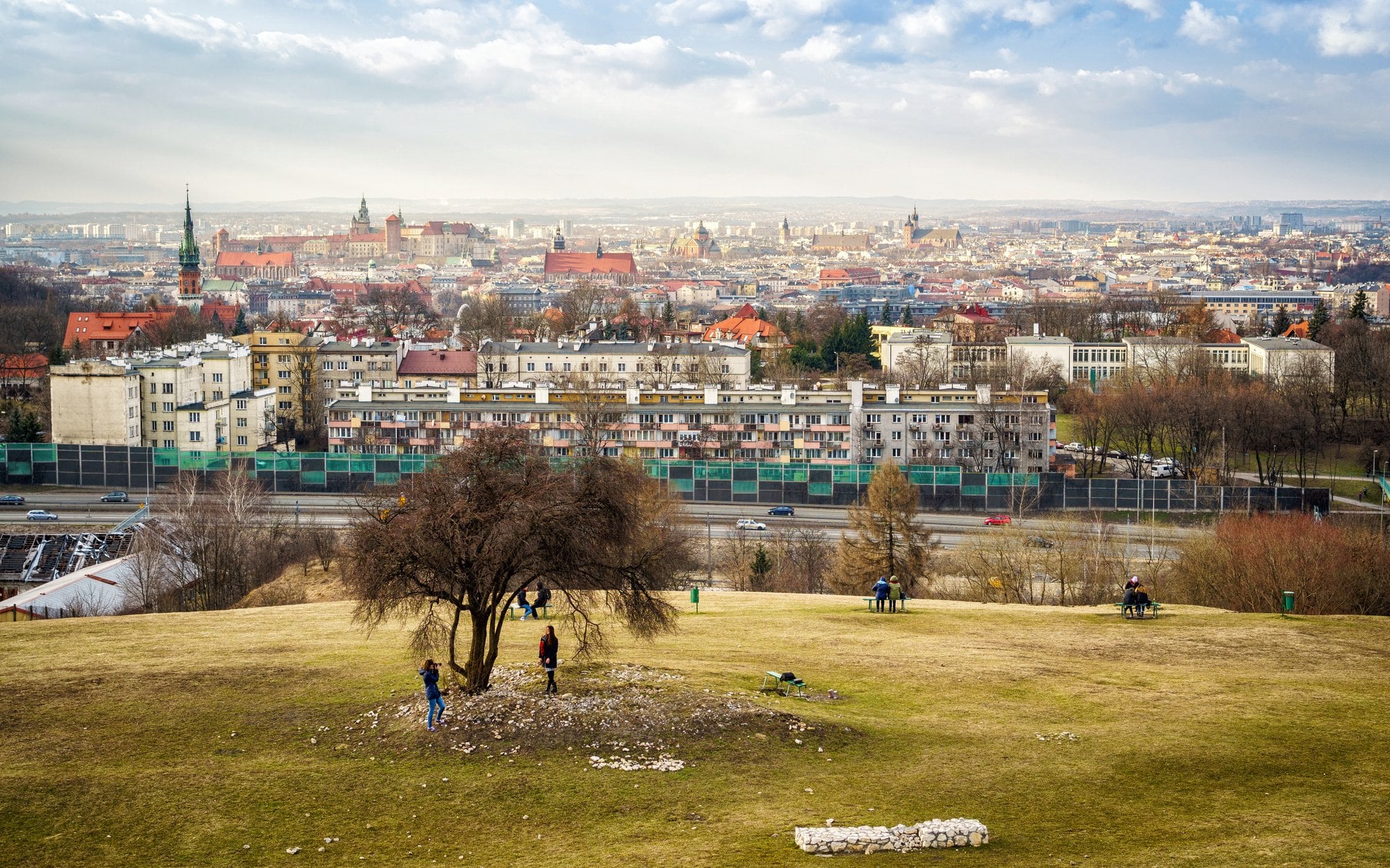 Zmiana lidera płac w Polsce. Kraków na czele, Warszawa traci pozycję