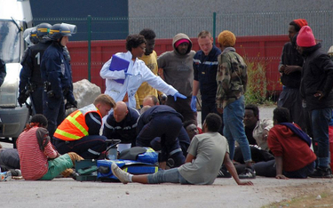 Zamieszki między migrantami w Calais