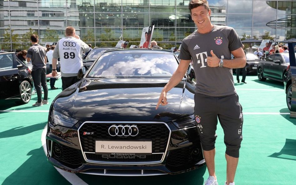 Robert Lewandowski i piłkarze Bayernu dostali nowe Audi