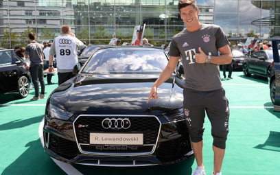 Robert Lewandowski i piłkarze Bayernu dostali nowe Audi