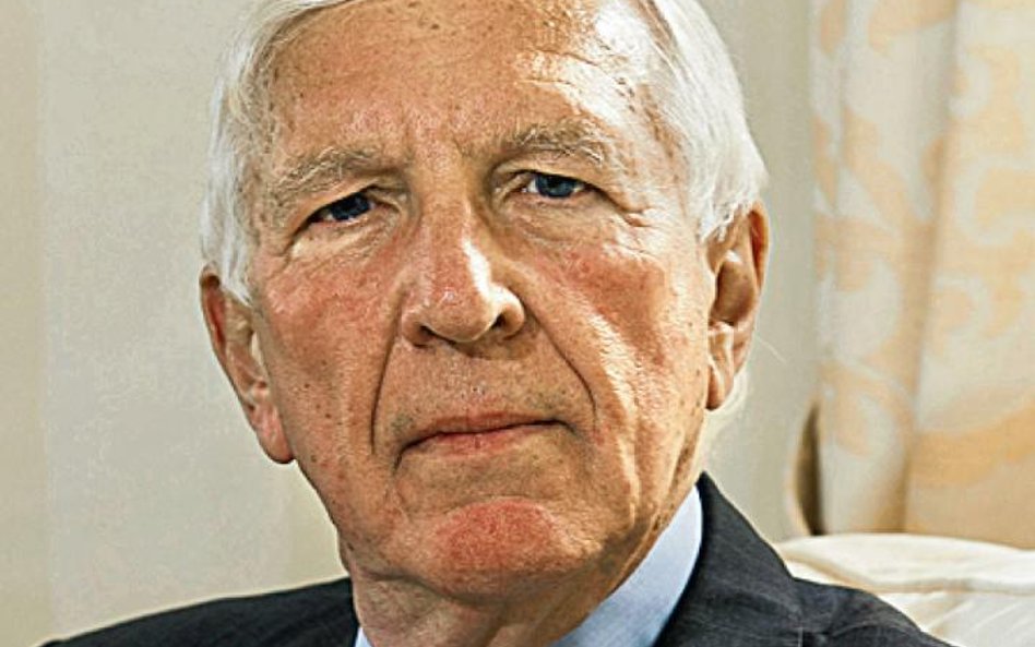 Sir David Walker zaczynał karierę zawodową w brytyjskim resorcie finansów