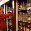Znikają głównie sklepy niezależne, a sieci mniejszych sklepów, jak abc, Delikatesy Centrum, Lewiatan