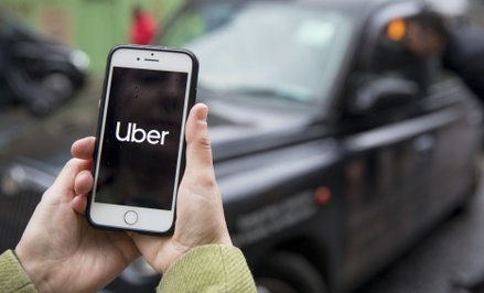 „Everything app” - zgodnie z tą strategią użytkownik aplikacji Ubera będzie mógł zamówić przez aplik
