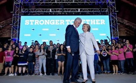 Wybory prezydenckie w USA: Podejrzane miliony na fundację Clintonów