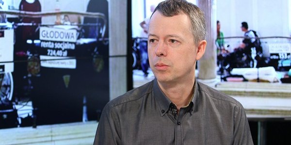 Prof. Szarfenberg: Świadczenia na dzieci nie są waloryzowane od 2016 r. Biedniejsi nie zyskują więcej