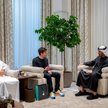 Szejk Mohamed bin Zayed al-Nahyan, prezydent ZEA (z prawej) spotkał się z Samem Altmanem, prezesem f