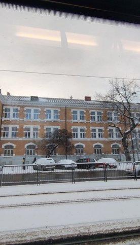 Prace obejmować będą m.in. rozbudowę budynku szkoły o dźwig zewnętrzny