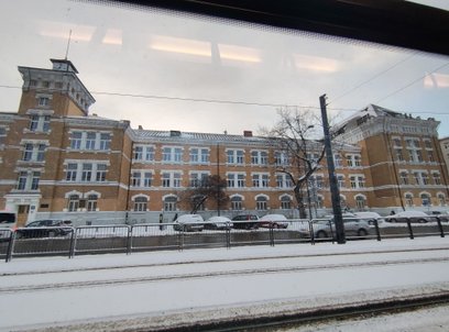 Prace obejmować będą m.in. rozbudowę budynku szkoły o dźwig zewnętrzny