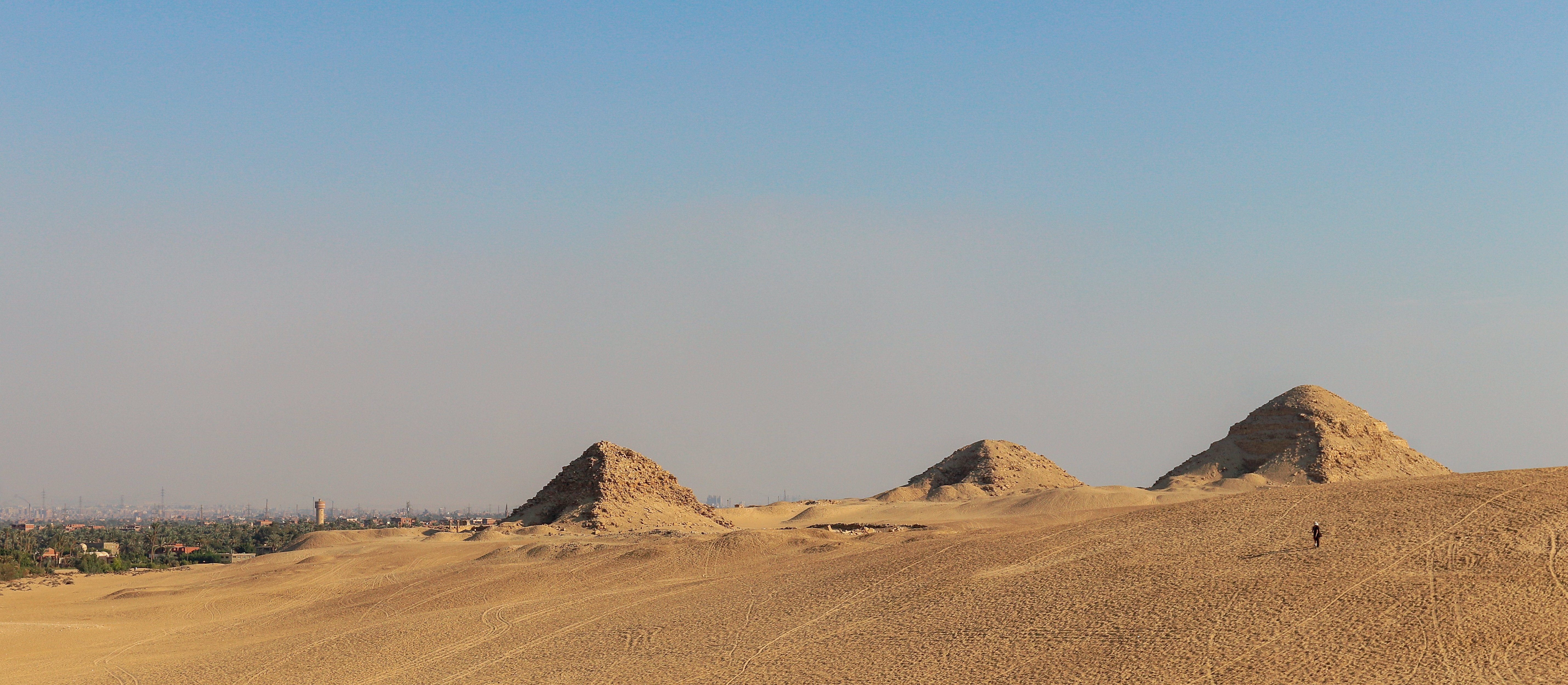 Pozostałości świątyni grobowej króla Niuserre odkryte w Abusir