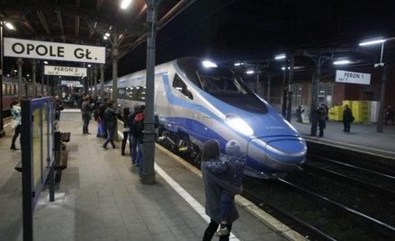 Zadłużenie 246 tys. kolejowych gapowiczów przekroczyło już 209 mln zł - wynika z raportu Krajowego R