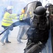 Coraz goręcej w Paryżu. Starcia z policją. Barykady