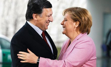 Niemiecka kanclerz Angela Merkel rozmawiała w Brukseli o kryzysie z Jose Manuelem Barroso, szefem Ko