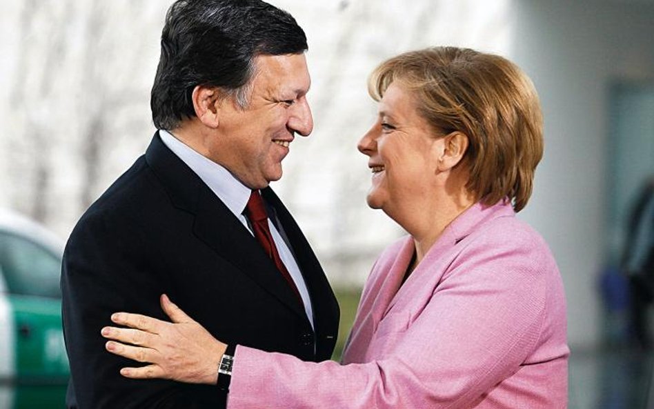 Niemiecka kanclerz Angela Merkel rozmawiała w Brukseli o kryzysie z Jose Manuelem Barroso, szefem Ko