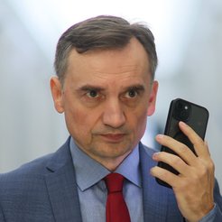 Zasadę „Nie czyń drugiemu, co tobie niemiłe” prawnik powinien przekuć w inną: „Nie forsuj regulacji,