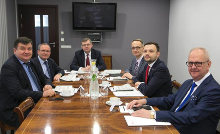 Uczestnicy debaty: dr Jerzy Gryglewicz z Uczelni Łazarskiego, wiceminister zdrowia Maciej Miłkowski,