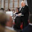 Prezes Prawa i Sprawiedliwości Jarosław Kaczyński podczas spotkania z mieszkańcami w Stalowej Woli