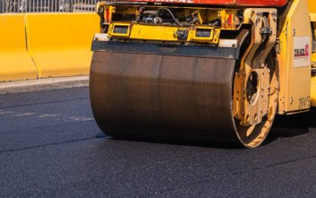 Kierowcy parkujący swoje samochody wzdłuż ulicy Bema powinni jak najszybciej przestawić pojazdy