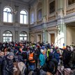 Dworzec w Przemyślu jest pierwszym przystankiem w Polsce dla tysięcy uchodźców