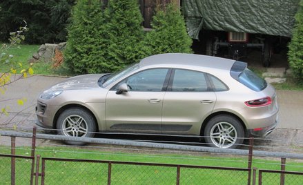 Proboszcz kupił nowe porsche. Oburzenie parafian