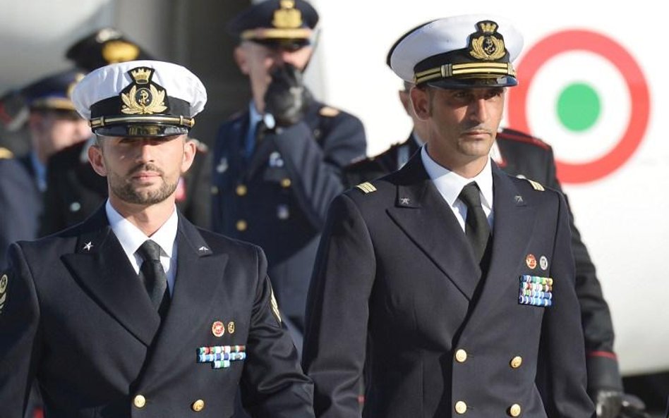 Massimiliano Latorre (z prawej) i Salvatore Girone