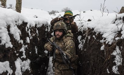 Ukraiński żołnierz w okopach