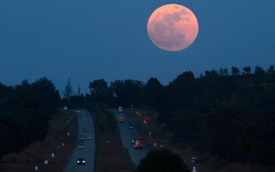 NASA: 2018 rok zacznie się od Superksiężyca