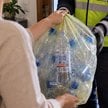 Od 1 października butelki można zwrócić bez wychodzenia z domu. Nowe zasady w supermarkecie online z