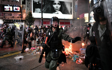 Hongkong: AI domaga się śledztwa ws. brutalności policji