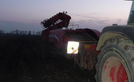 Maszyna rolnicza przygniotła dziecko. Chłopiec nie żyje