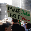 Ruch „Occupy Wall Street” rozkołyskał kraj od Nowego Jorku po Indianapolis. „Praca zamiast wojen” to