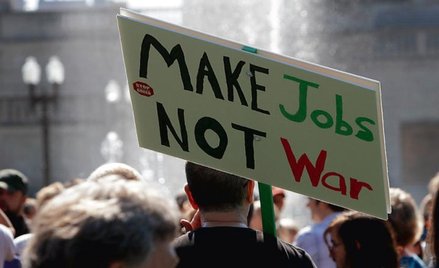Ruch „Occupy Wall Street” rozkołyskał kraj od Nowego Jorku po Indianapolis. „Praca zamiast wojen” to