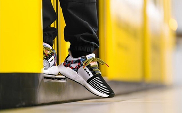 Berlińczycy stali po buty-bilet na autobus od Adidasa