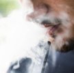 Naukowcy odkryli tysiące nieznanych dotąd substancji w e-papierosach