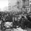 Getto warszawskie, ul. Smocza. Zdjęcie, wykonane w maju 1941 r., pokazuje skalę przeludnienia zamkni