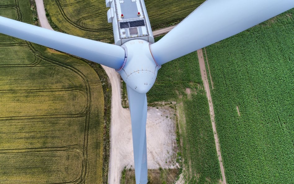 Turbina wiatrowa w komitacie Komárom-Esztergom na północy Węgier (fot. ilustracyjna)