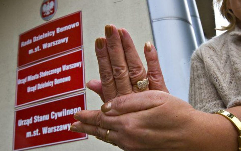 Administracja publiczna musi dostosować się do potrzeb głuchoniemych