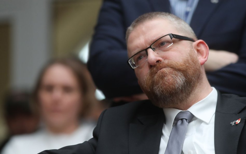Kolejne kontrowersje wokół Brauna. Splagiatował komisję śledczą