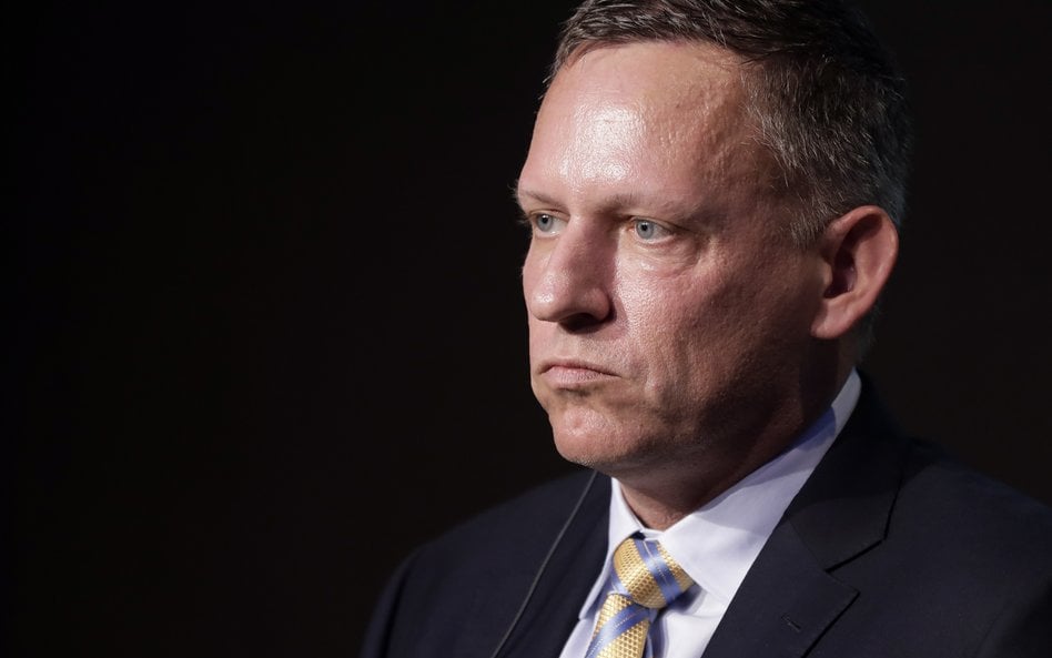 Peter Thiel jest współtwórcą Palantira, technologicznego giganta specjalizującego się w masowej anal