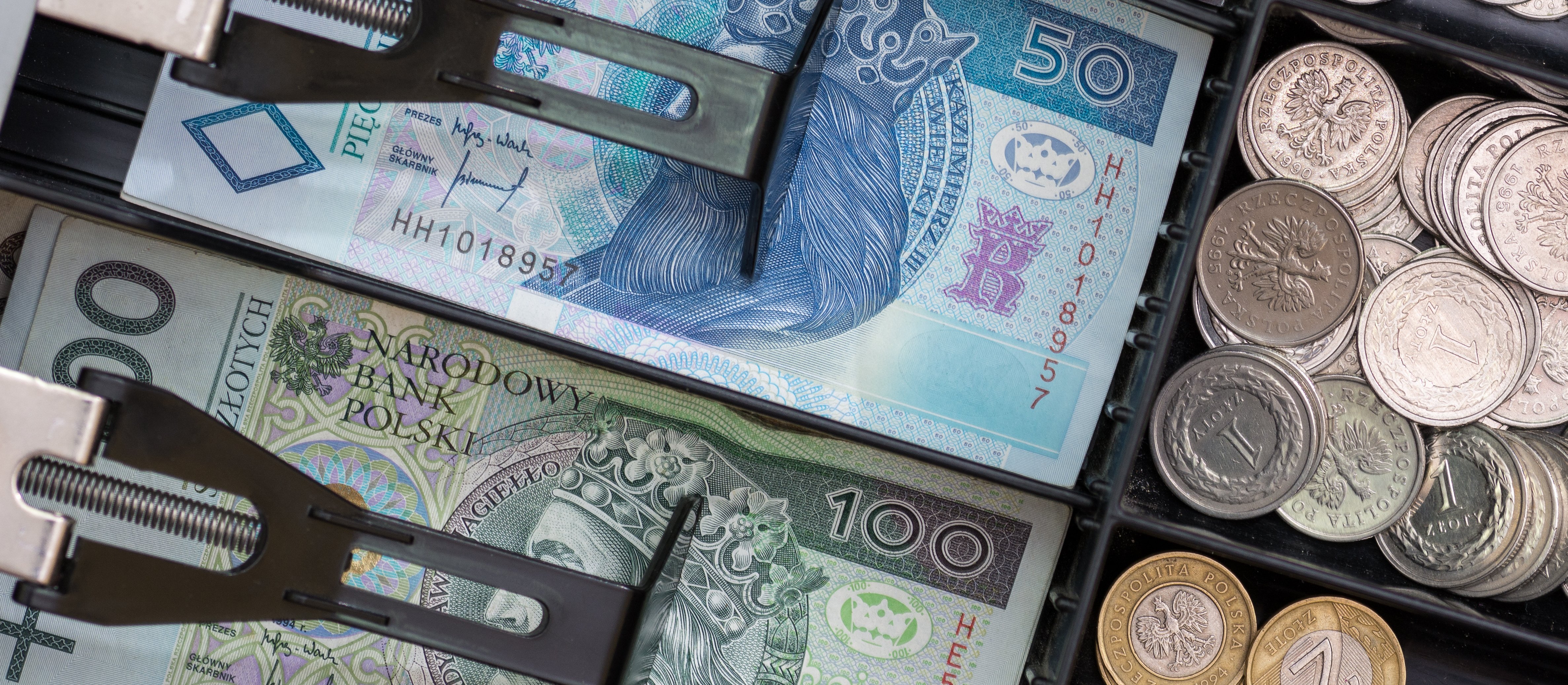 Spokój w notowaniach złotego