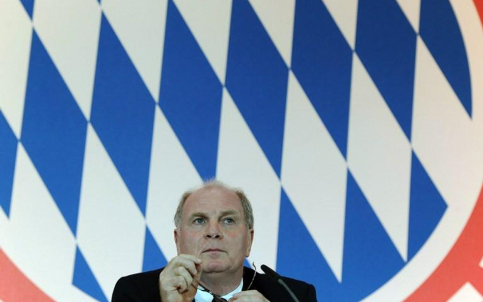 Hoeness w coraz większych opałach