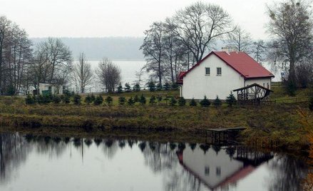 Jeziora na Warmii i Mazurach przyciągające rzesze turystów bywają jedynym atutem wielu tutejszych gm