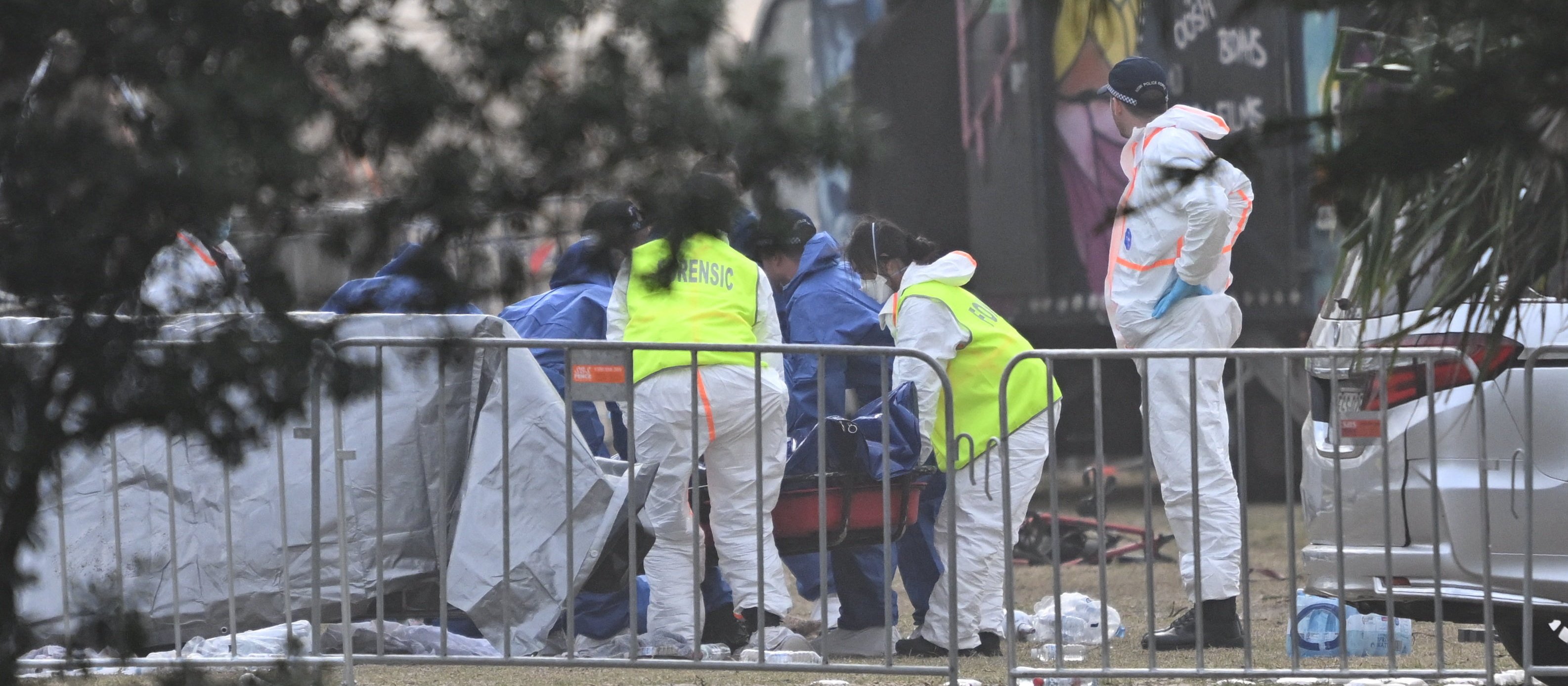 Strzelanina na plaży Bondi w Sydney. Kim jest bohater, który mógł uratować choćby setki osób?