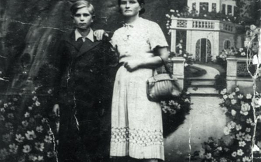 Władysława Kostańska z synem Janem, którzy ukrywali w Warszawie rodzinę Leszczyńskich
