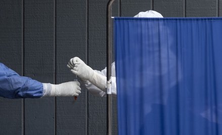 GIS: W Polsce choruje więcej kobiet, umiera więcej mężczyzn